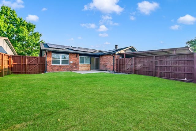 2211 Red Bluff Drive, Carrollton, TX 75007