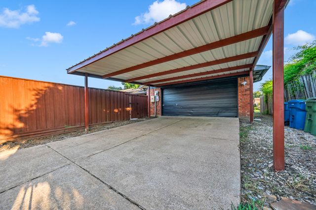 2211 Red Bluff Drive, Carrollton, TX 75007