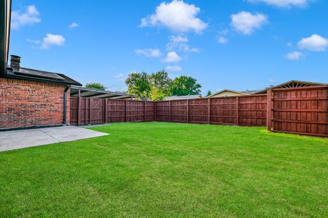2211 Red Bluff Drive, Carrollton, TX 75007