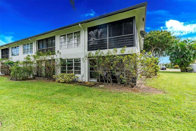 5710 Princess Palm Court A, Delray Beach, FL 33484