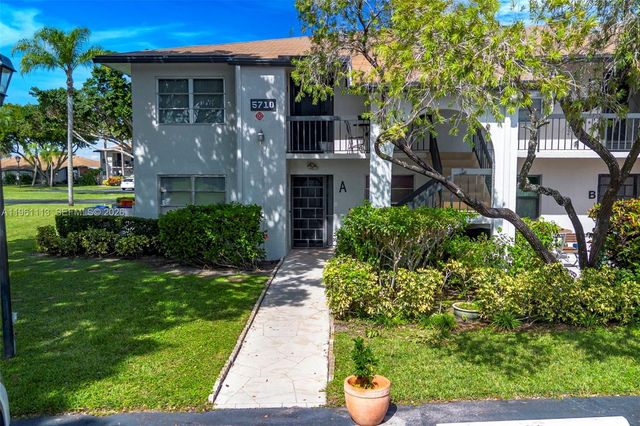 5710 Princess Palm Court A, Delray Beach, FL 33484