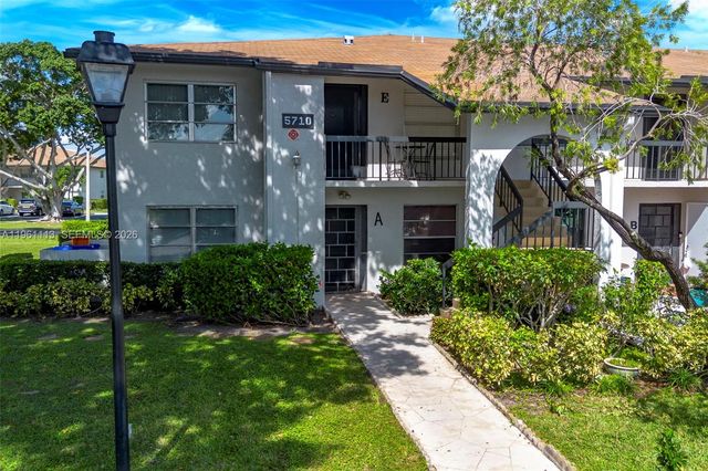 5710 Princess Palm Court A, Delray Beach, FL 33484