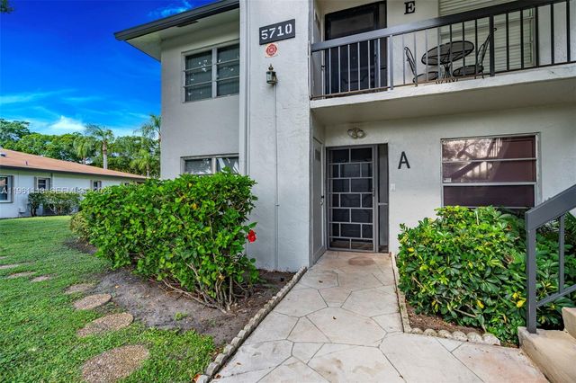 5710 Princess Palm Court A, Delray Beach, FL 33484