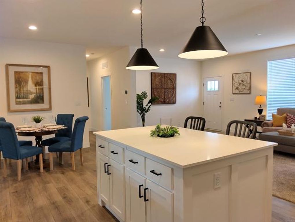 718 Sycamore Avenue 170, Vista, CA 92081