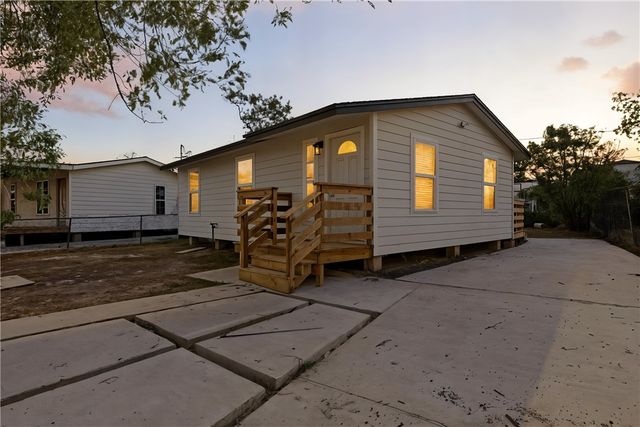 1509 El Paso St, Corpus Christi, TX 78417