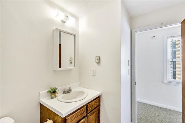 300 Falmouth Road APT 16F, Mashpee, MA 02649