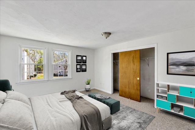 300 Falmouth Road APT 16F, Mashpee, MA 02649