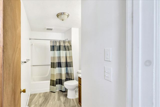 300 Falmouth Road APT 16F, Mashpee, MA 02649