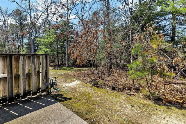 300 Falmouth Road APT 16F, Mashpee, MA 02649
