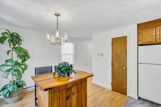 300 Falmouth Road APT 16F, Mashpee, MA 02649