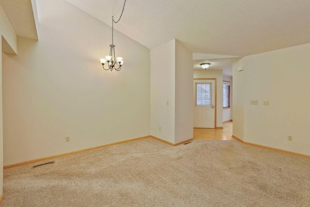 539 Lovell Avenue, Roseville, MN 55113