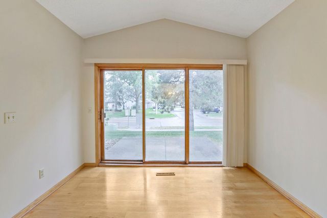 539 Lovell Avenue, Roseville, MN 55113