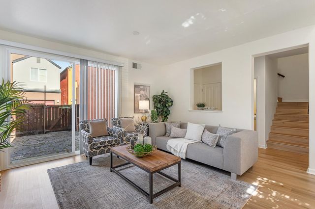 832 Copper Ln, West Sacramento, CA 95691