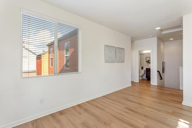 832 Copper Ln, West Sacramento, CA 95691