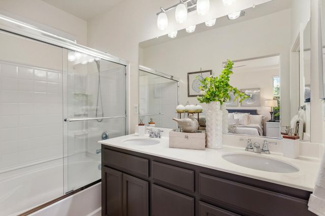 832 Copper Ln, West Sacramento, CA 95691