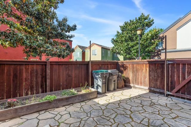 832 Copper Ln, West Sacramento, CA 95691