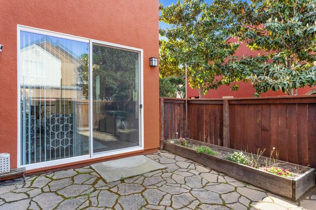 832 Copper Ln, West Sacramento, CA 95691