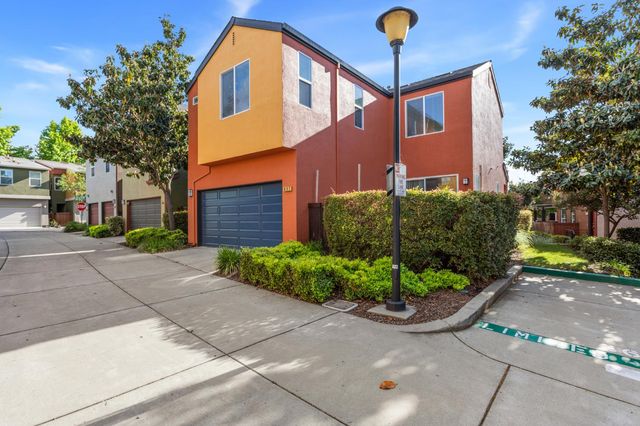 832 Copper Ln, West Sacramento, CA 95691