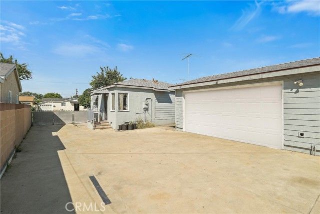 8728 Flower, Bellflower, CA 90706
