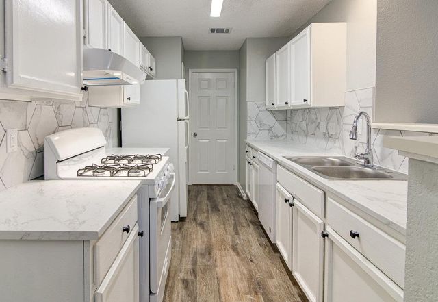 8200 West Gate BLVD A, Austin, TX 78745