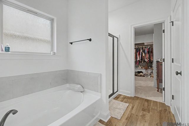 6492 Island Edge Dr, Gonzales, LA 70737