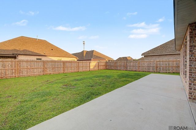 6492 Island Edge Dr, Gonzales, LA 70737
