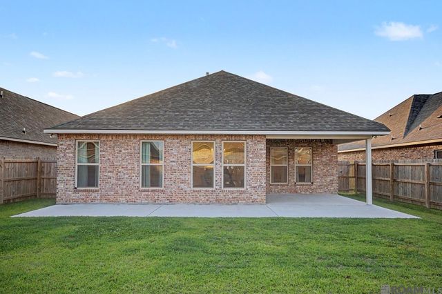 6492 Island Edge Dr, Gonzales, LA 70737