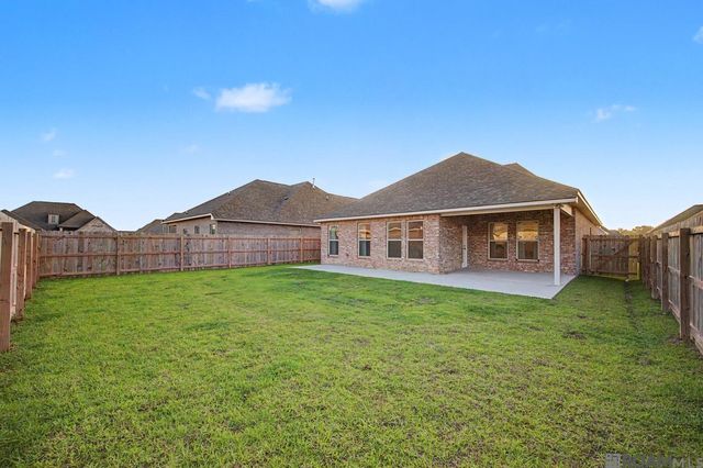 6492 Island Edge Dr, Gonzales, LA 70737