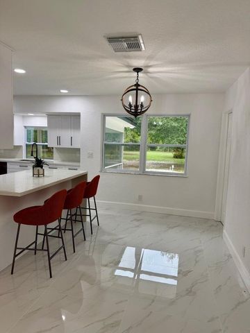 2812 F Road, Loxahatchee Groves, FL 33470