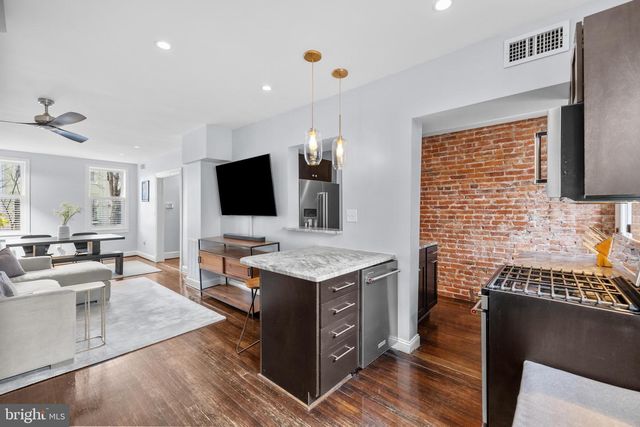 2132 NEWPORT PL NW, Washington, DC 20037