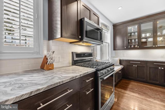 2132 NEWPORT PL NW, Washington, DC 20037