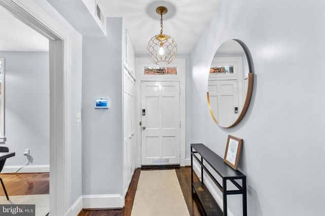 2132 NEWPORT PL NW, Washington, DC 20037