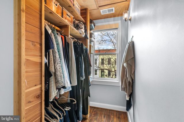 2132 NEWPORT PL NW, Washington, DC 20037