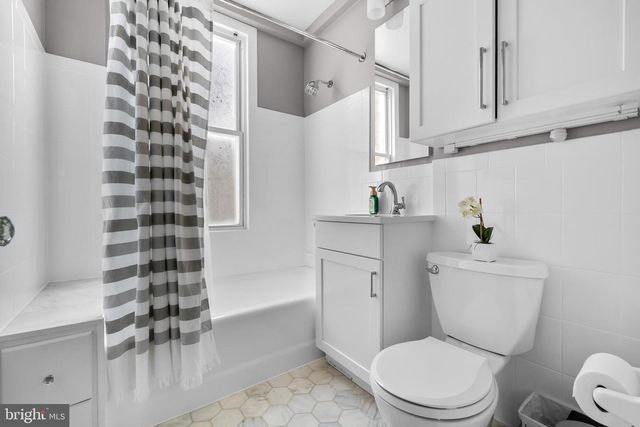 2132 NEWPORT PL NW, Washington, DC 20037