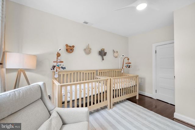 2132 NEWPORT PL NW, Washington, DC 20037