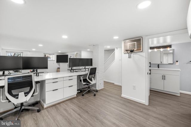 2132 NEWPORT PL NW, Washington, DC 20037