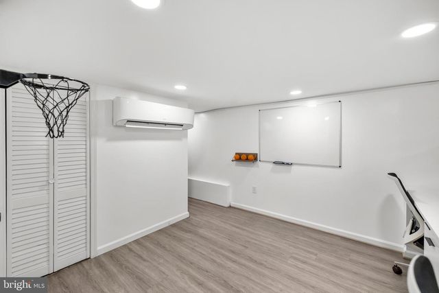 2132 NEWPORT PL NW, Washington, DC 20037