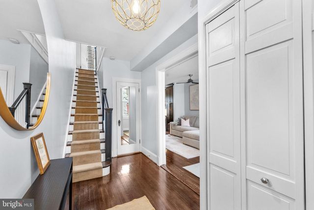 2132 NEWPORT PL NW, Washington, DC 20037