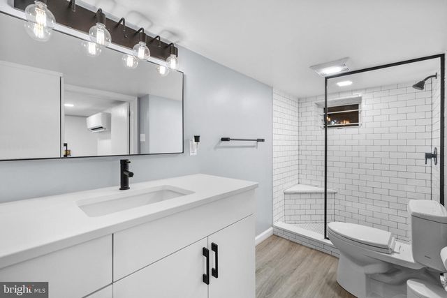 2132 NEWPORT PL NW, Washington, DC 20037