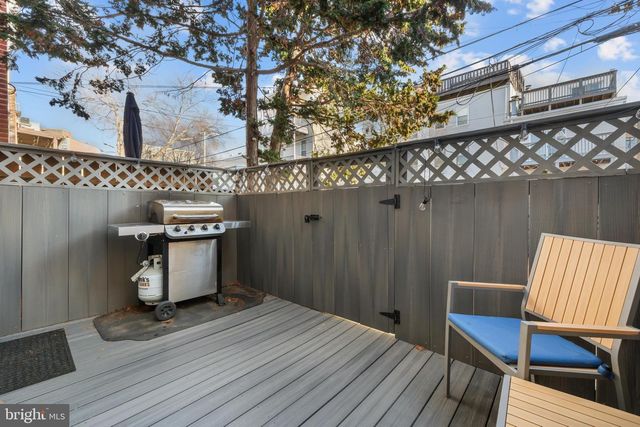 2132 NEWPORT PL NW, Washington, DC 20037