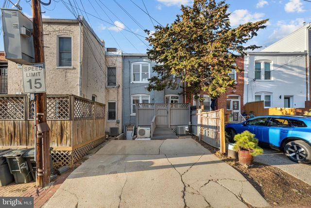 2132 NEWPORT PL NW, Washington, DC 20037