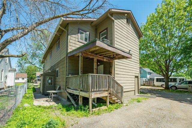 1439 Henderson Avenue, Des Moines, IA 50316