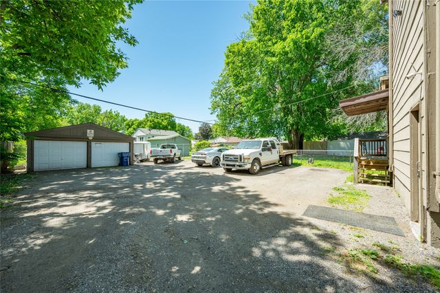 1439 Henderson Avenue, Des Moines, IA 50316