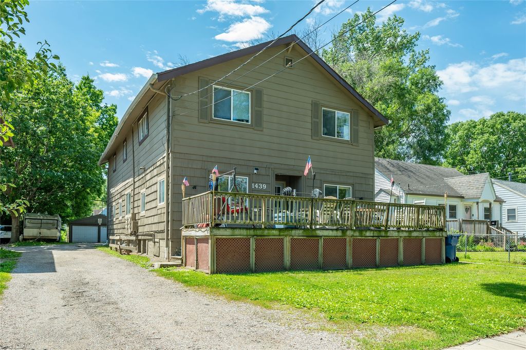 1439 Henderson Avenue, Des Moines, IA 50316