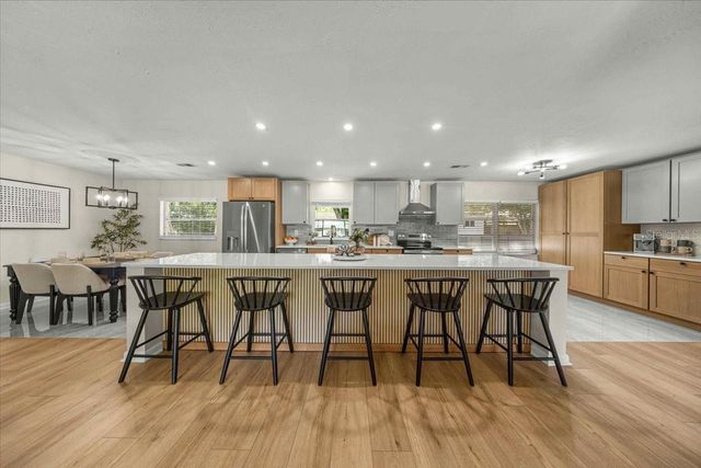 912 NE 17TH COURT, Ocala, FL 34470