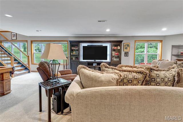 3010 Elm Street, St Charles, MO 63301