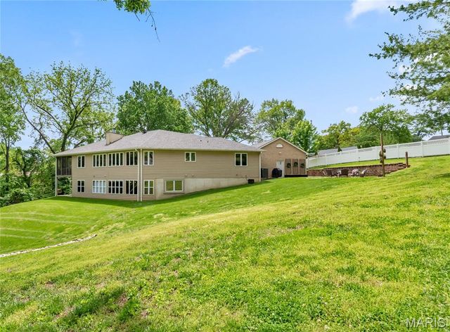 3010 Elm Street, St Charles, MO 63301