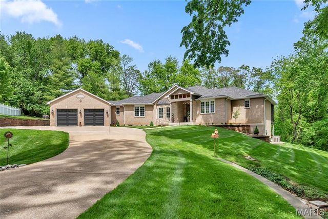 3010 Elm Street, St Charles, MO 63301