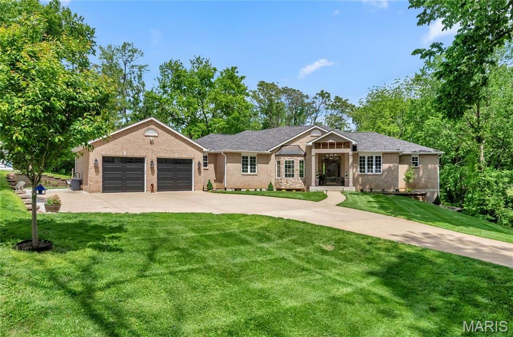 3010 Elm Street, St Charles, MO 63301
