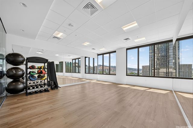 1515 Liona Street 1709, Honolulu, HI 96814